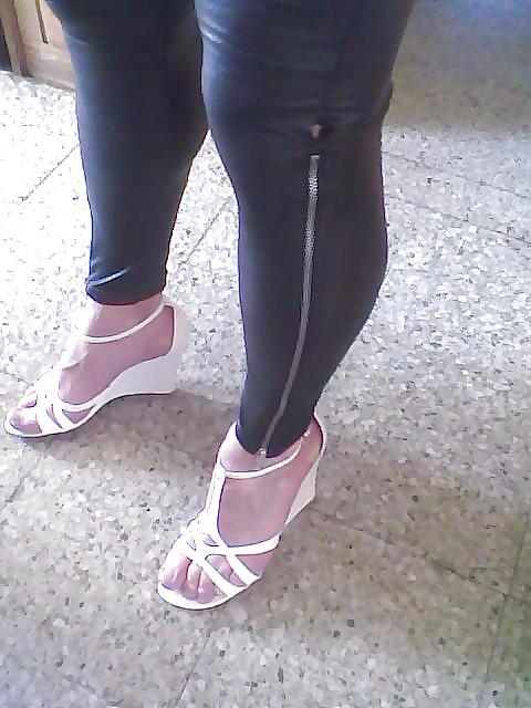 20P A FETISH FOR TRANNY FEET AND ASS 3