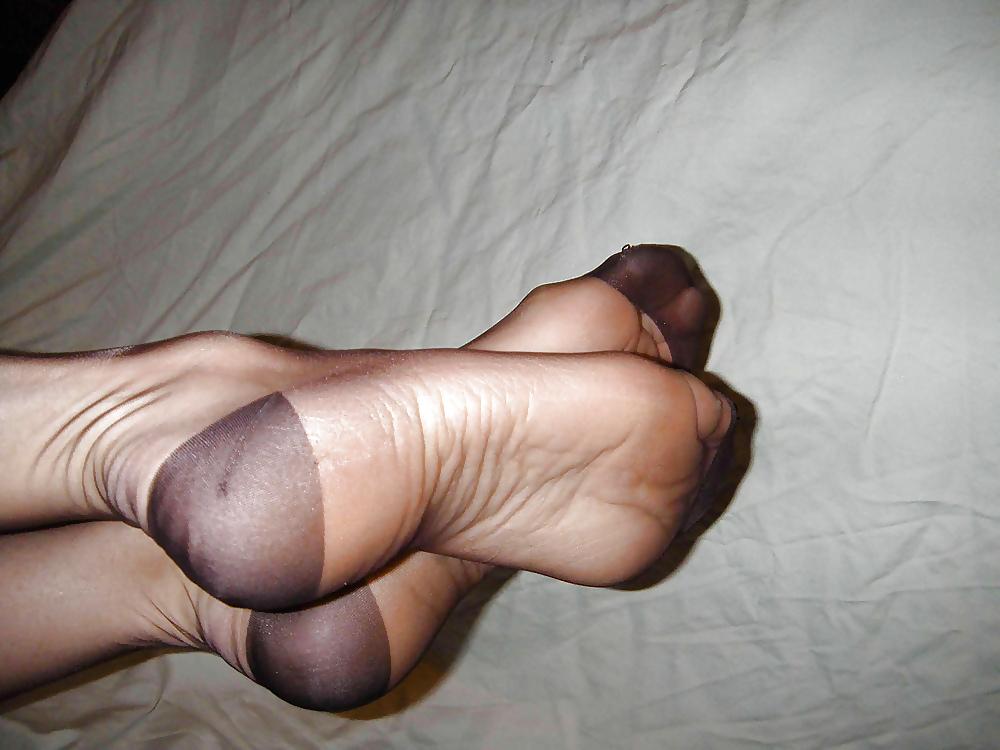 20P A FETISH FOR TRANNY FEET AND ASS 3