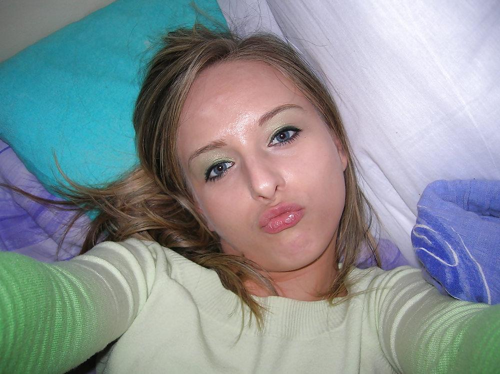 20P Cute blonde girl tits & panties