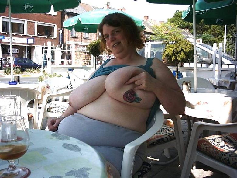 11P Huge Boobed Milf Posing in Public