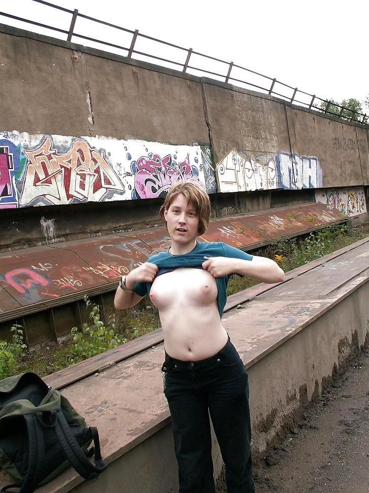 25P REALLY HOT GIRLS IN PUBLIC 51