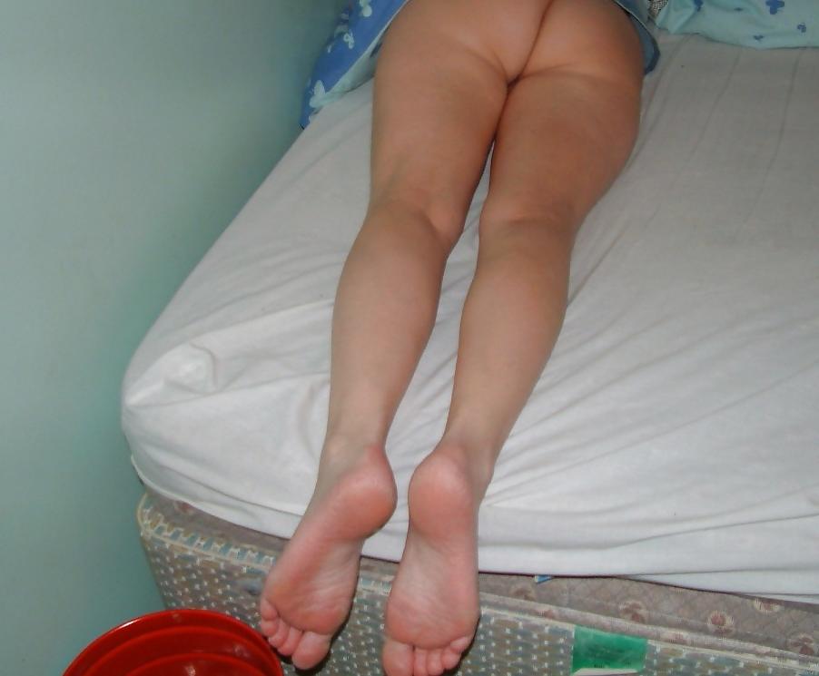 25P Sexy girls with sexy feet