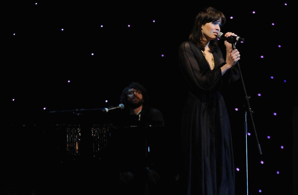 25P Mandy Moore - 3rd AmfAR Cinema Against AIDS (10 Dec 2009)