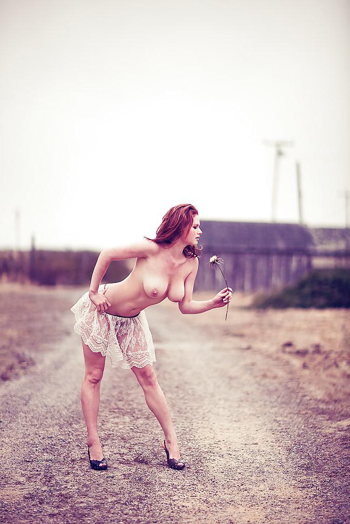 25P Redhead Model Elena