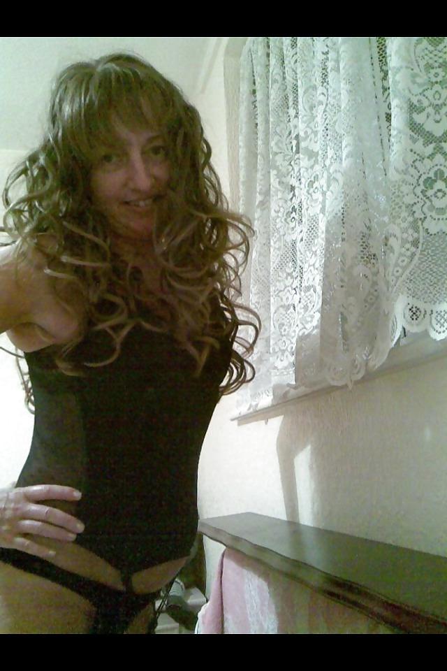 25P Horney british milf 2