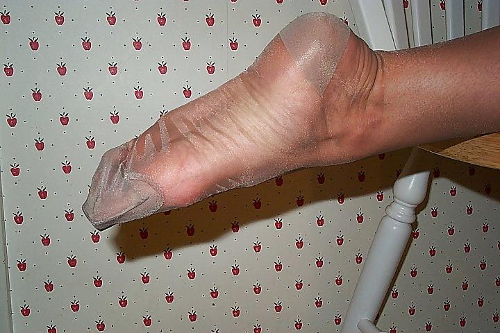 25P Nylon feet