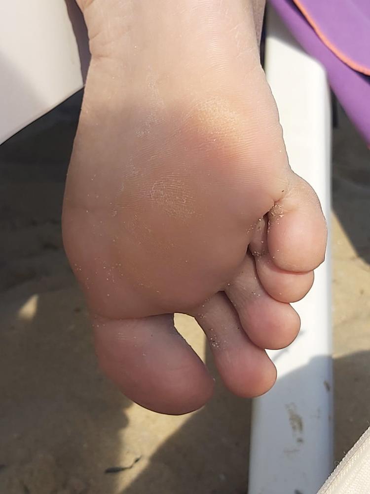 25P My precious wife's sexy feet