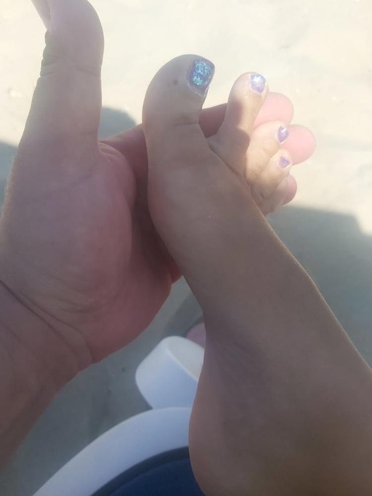 25P My precious wife's sexy feet