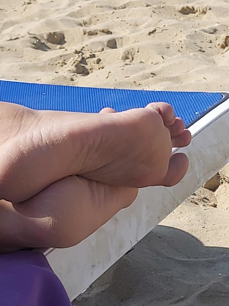25P My precious wife's sexy feet