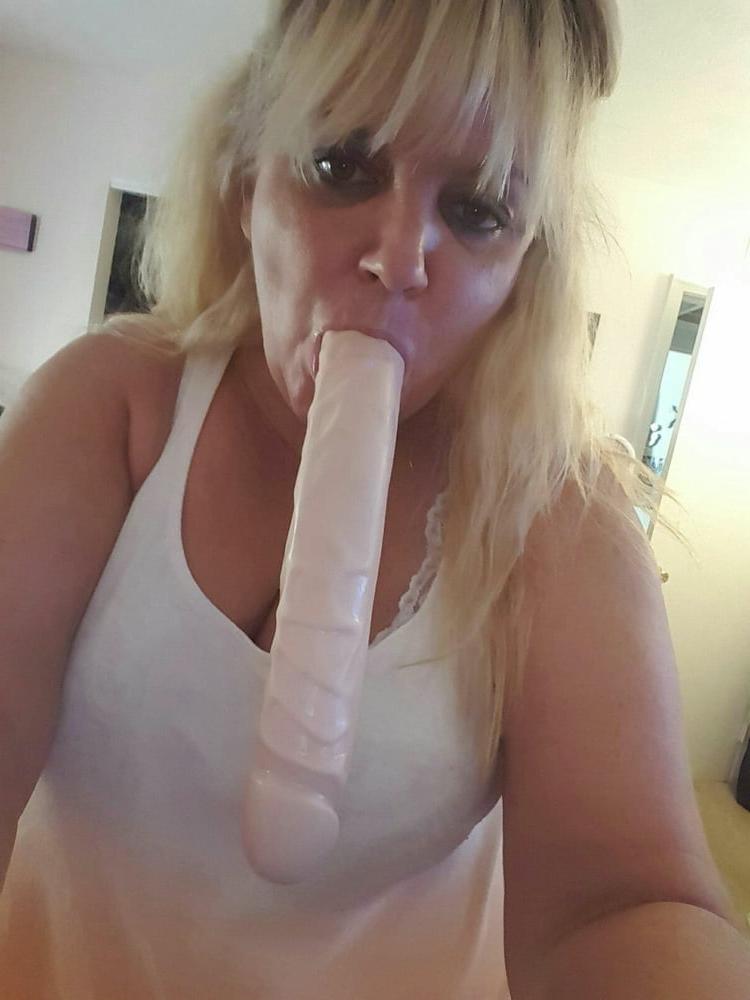 25P real cheap deletable mature and grannies