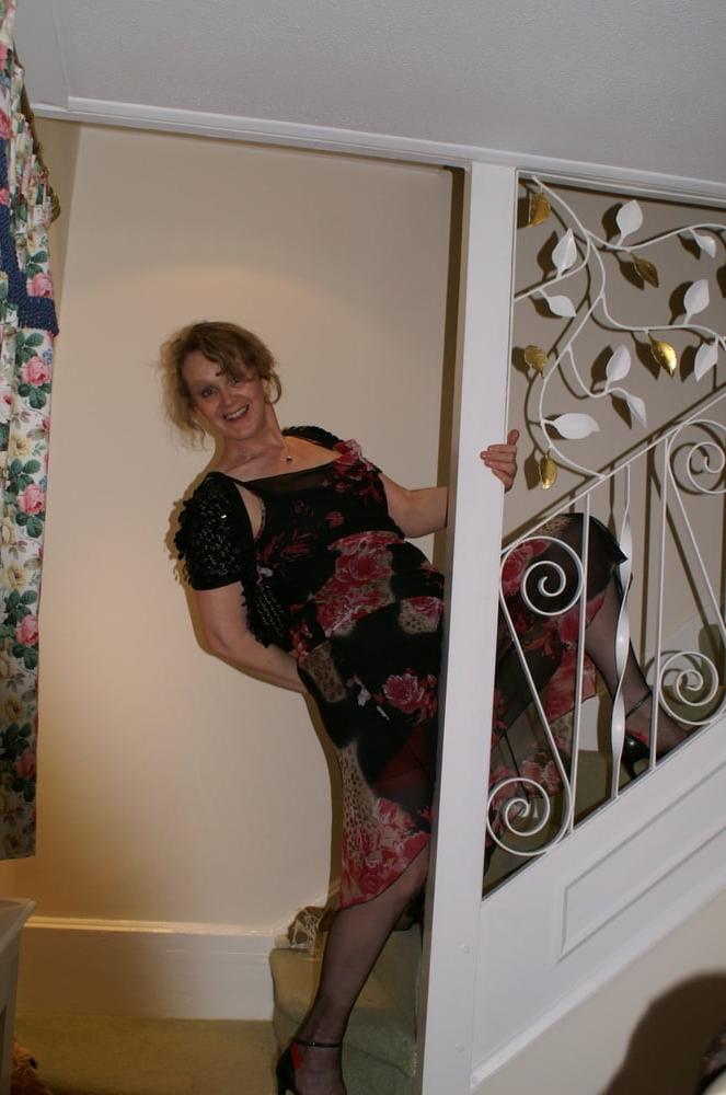 25P Crissy red stockings