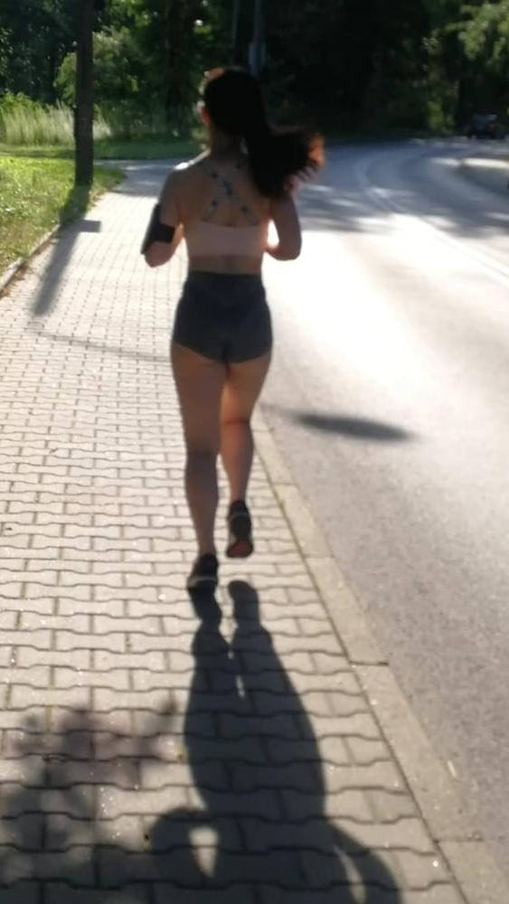 25P Polish teen bitch running