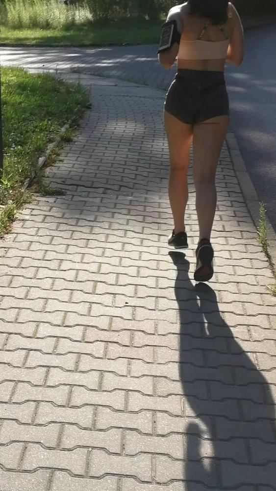 25P Polish teen bitch running
