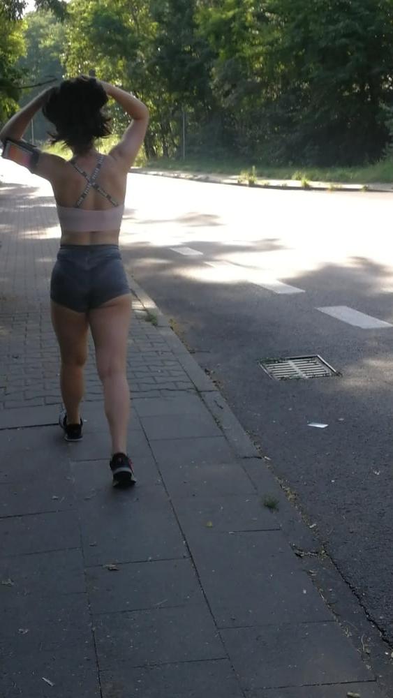 25P Polish teen bitch running