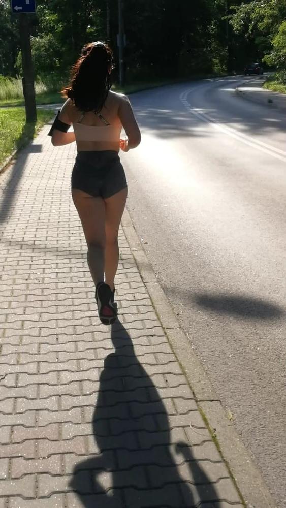 25P Polish teen bitch running