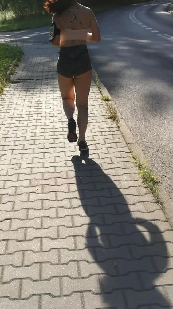 25P Polish teen bitch running