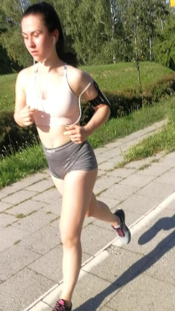25P Polish teen bitch running