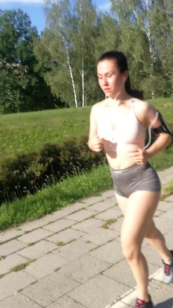 25P Polish teen bitch running