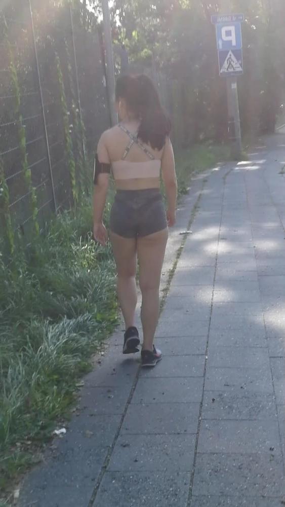 25P Polish teen bitch running