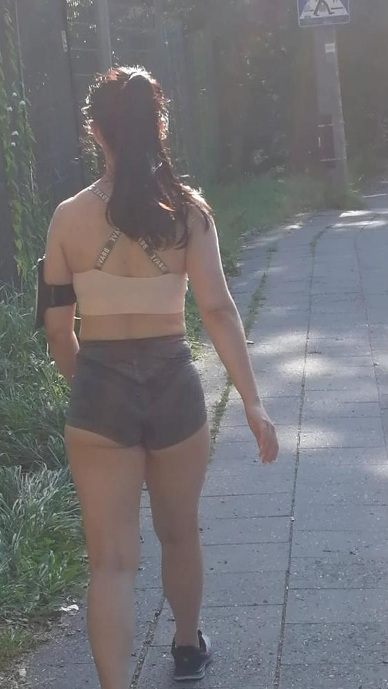 25P Polish teen bitch running