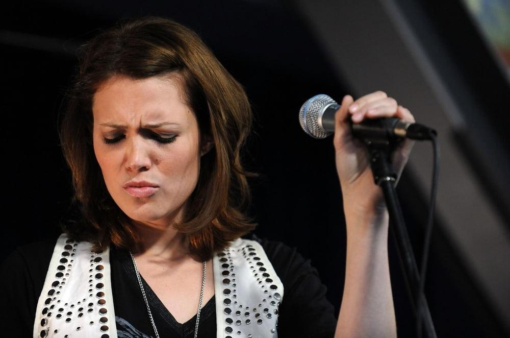 25P Mandy Moore - Live at Amoeba Music (26 May 2009)