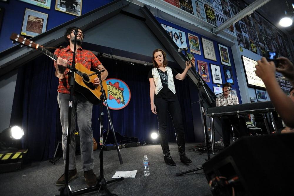 25P Mandy Moore - Live at Amoeba Music (26 May 2009)