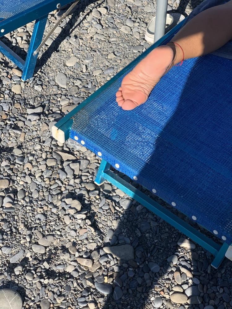 25P Hot Beach feet