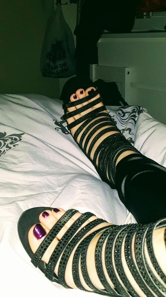 11P My feet and my pussy for you