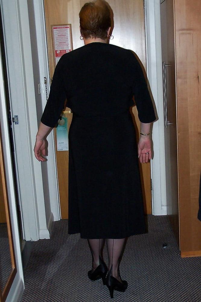 25P British old whore Barbara Anna is a meaty fuckdoll
