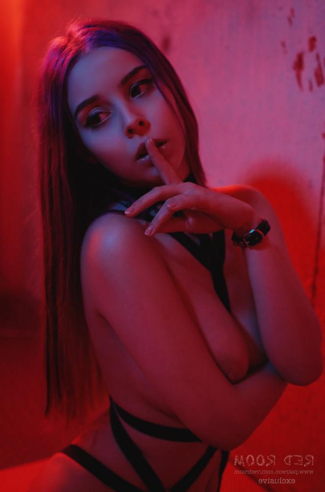 25P DHM - Red Room #4