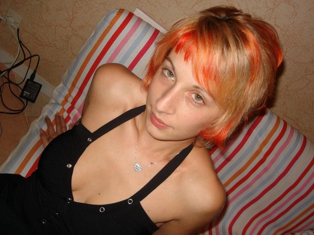 25P Cute Blonde With Red Highlights