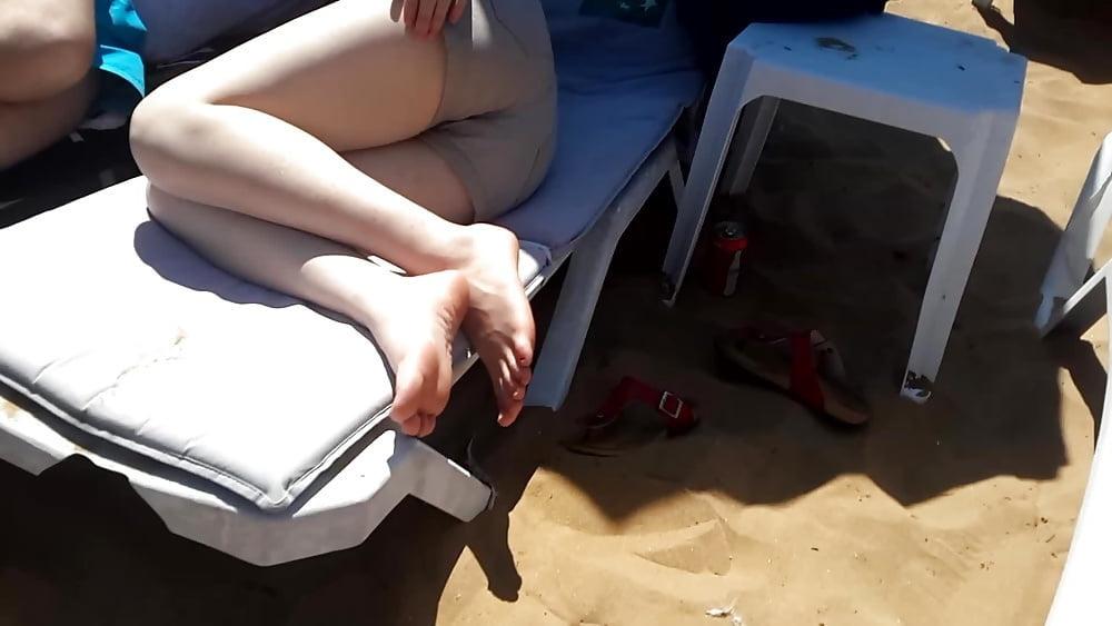 25P Turkish milf pussy feet