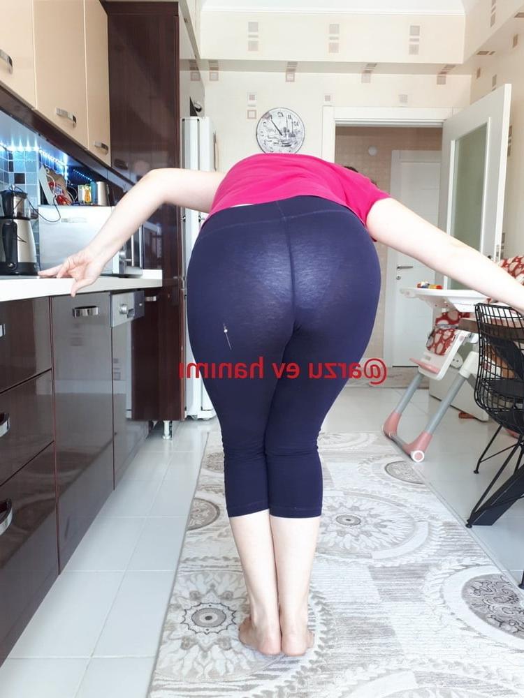 25P Turkish milf pussy feet
