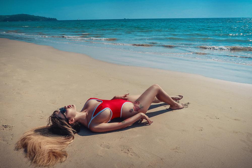 10P KFOX - Red Bikini