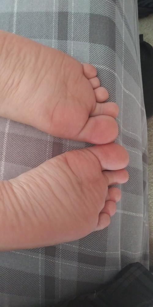 12P Wife's hot asleep feet