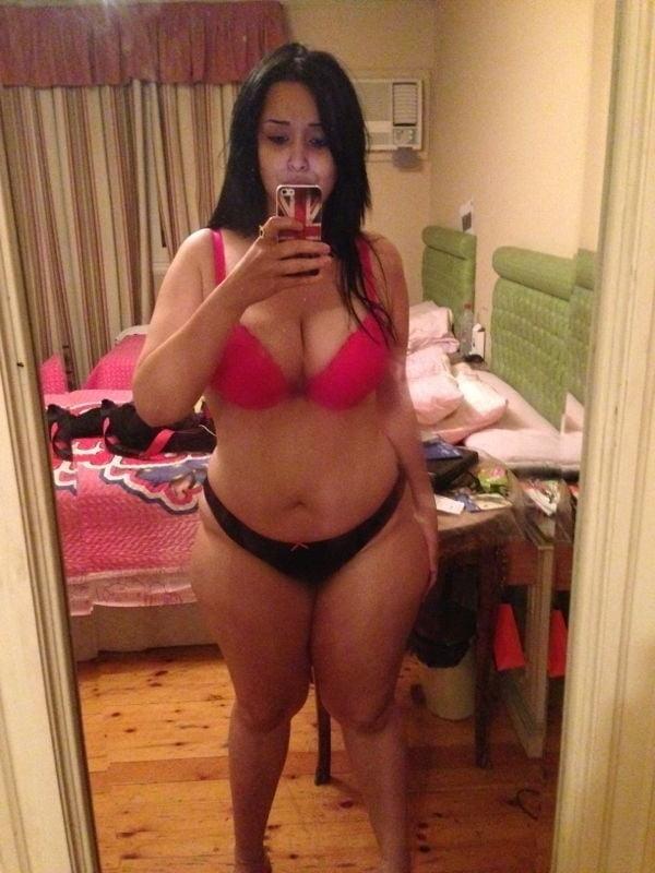 25P Worthless chubby Arab cunt