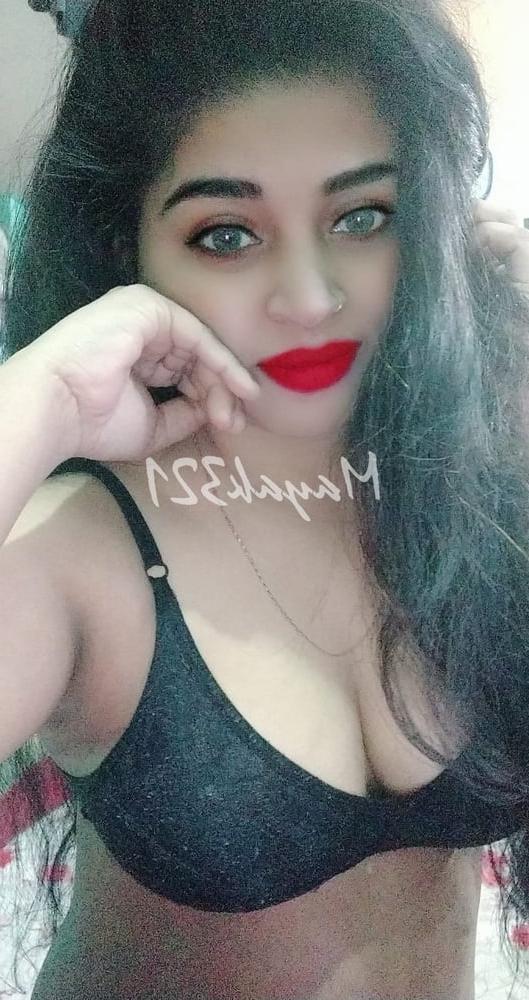 11P MERE RED LIPS  AUR MERA NANGA BADAN