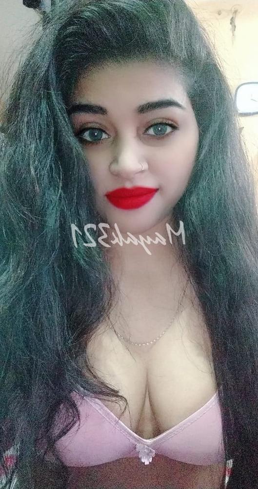 11P MERE RED LIPS  AUR MERA NANGA BADAN