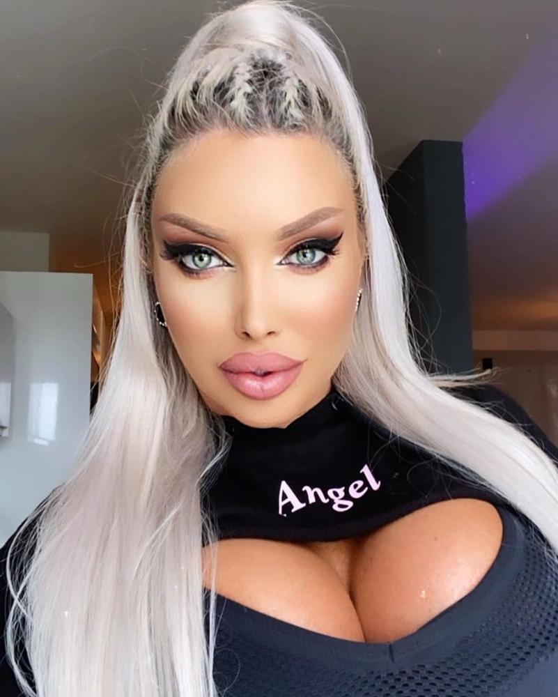 25P Wank Goddess Loredana Chivu