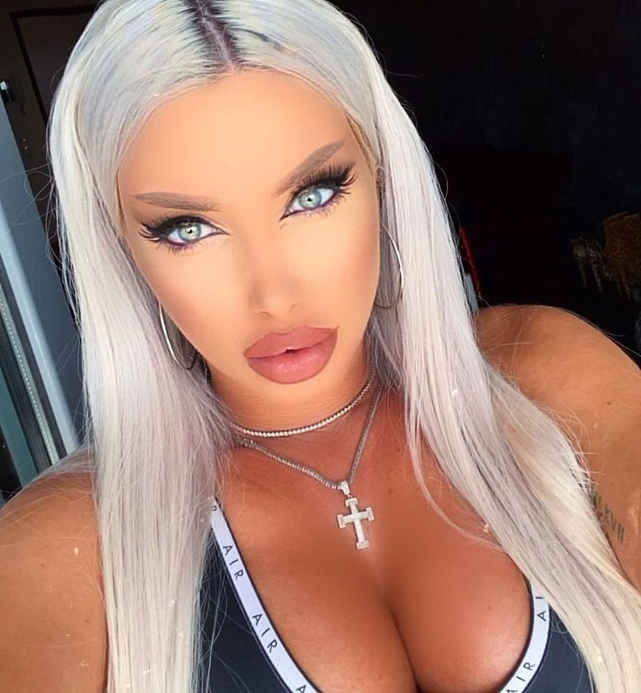 25P Wank Goddess Loredana Chivu