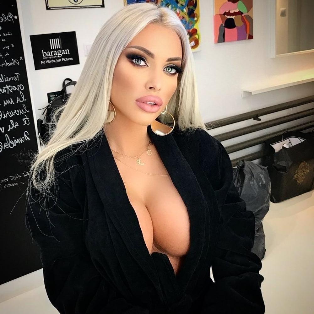 25P Wank Goddess Loredana Chivu