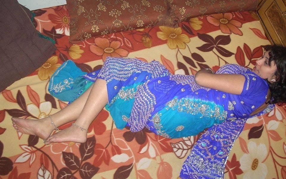 25P Sexy Indian feet