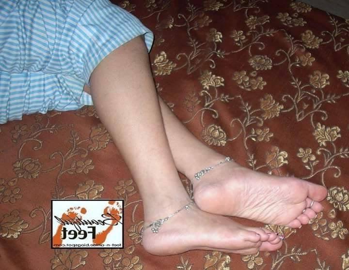25P Sexy Indian feet