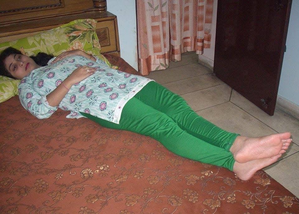 25P Sexy Indian feet