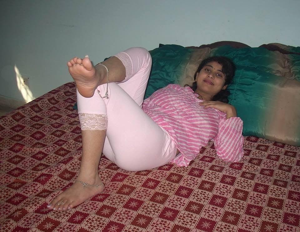 25P Sexy Indian feet
