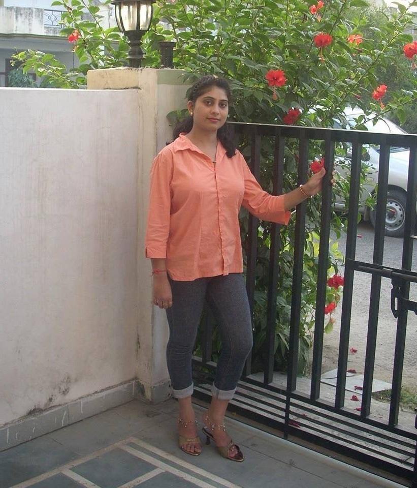 25P Sexy Indian feet