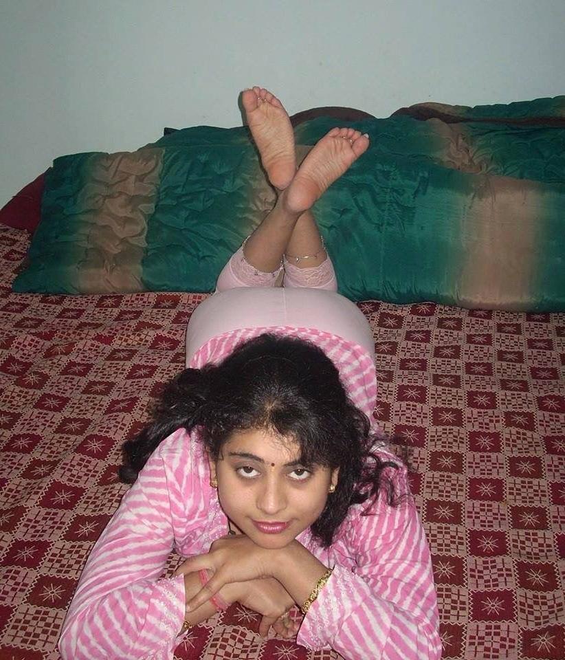 25P Sexy Indian feet