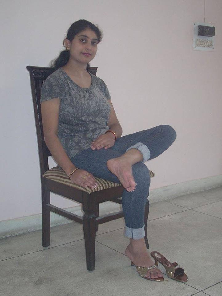 25P Sexy Indian feet
