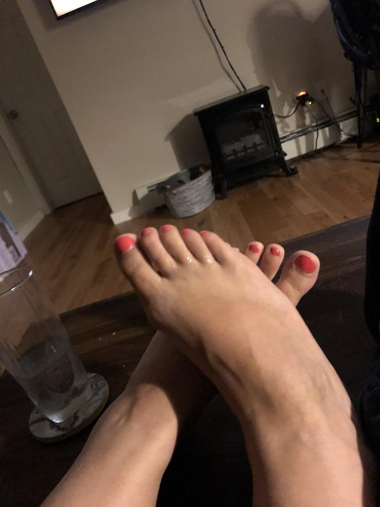 20P GFs sexy feet