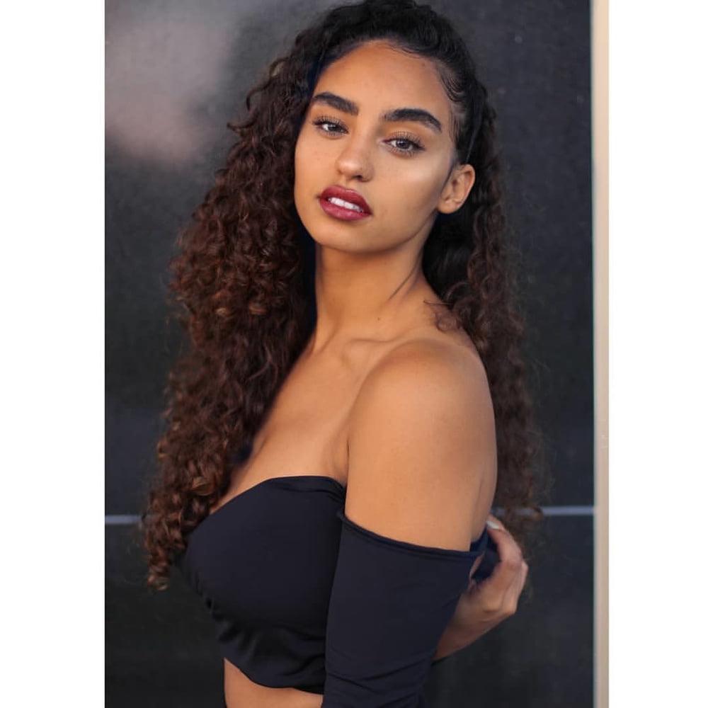 25P Caribbean Queen Erikah